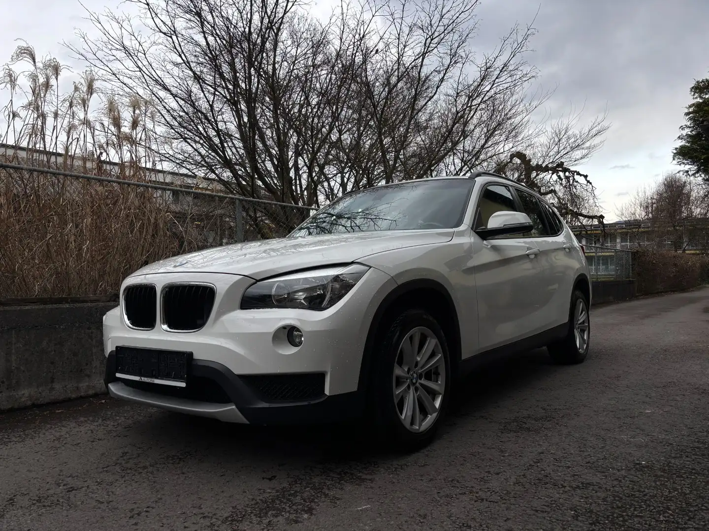 BMW X1 Allrad / Vollleder / Steuerkette erneuert Weiß - 1