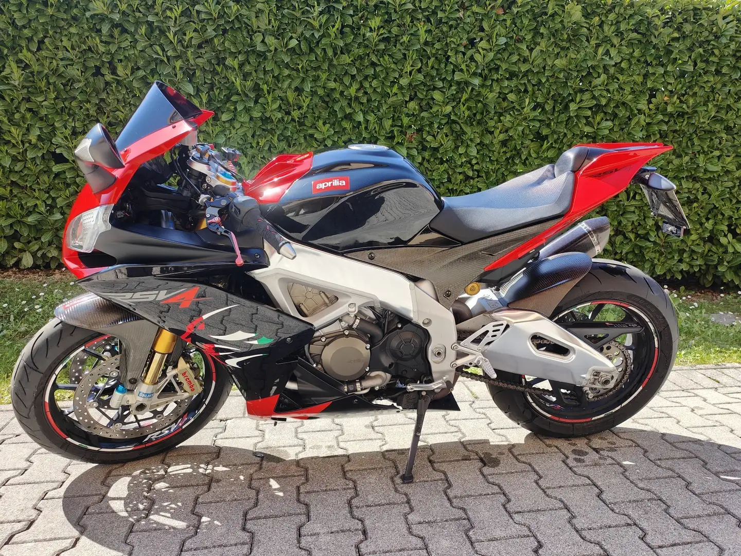 Aprilia RSV4 Červená - 1