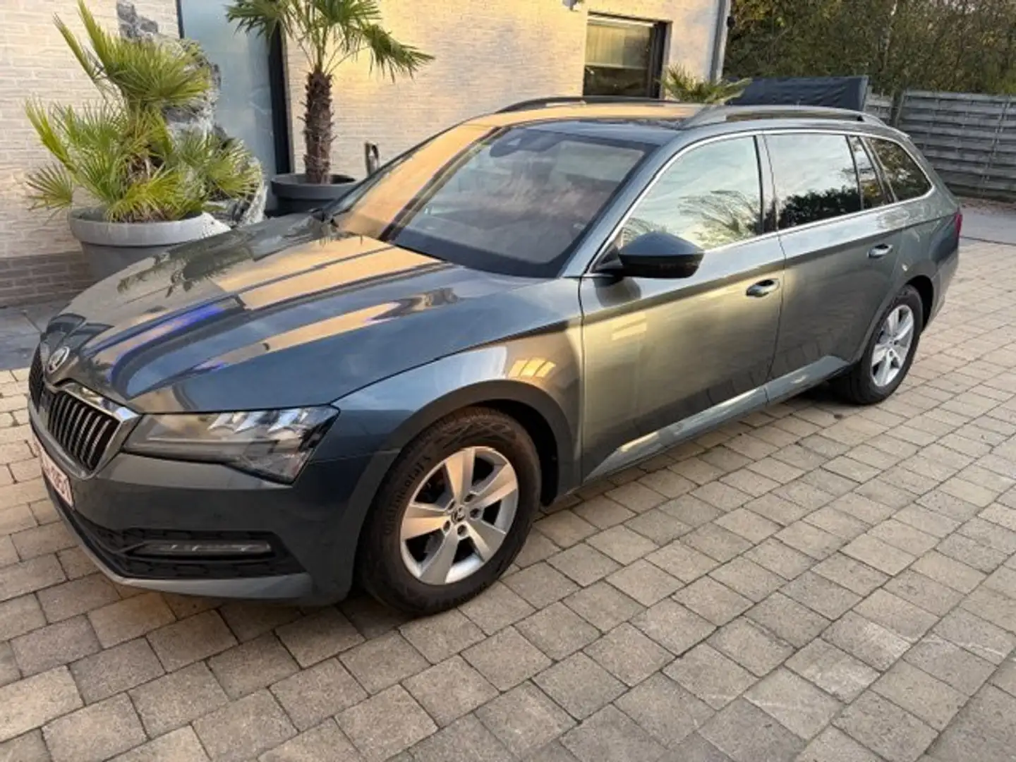 Skoda Superb Superb Combi 1.6 TDI DSG Ambition CAMERA LA Grijs - 2