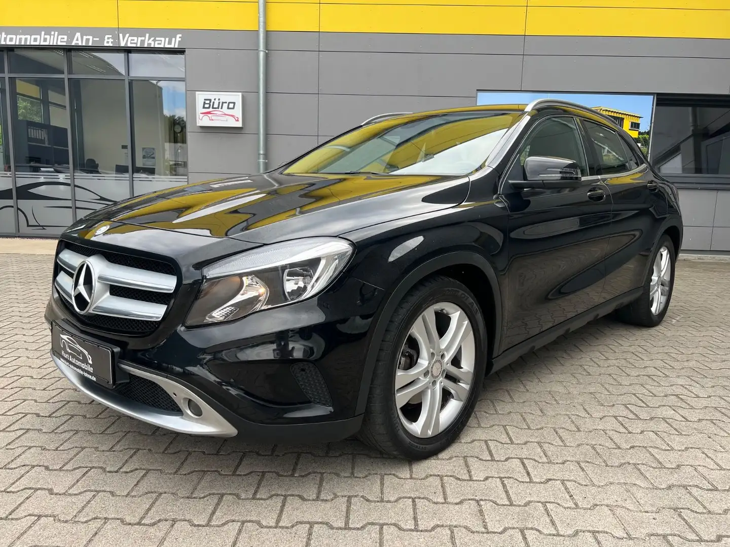 Mercedes-Benz GLA 220 CDI / d 4Matic/ALLRAD/NAVI/KLIMA/SHZ Schwarz - 2