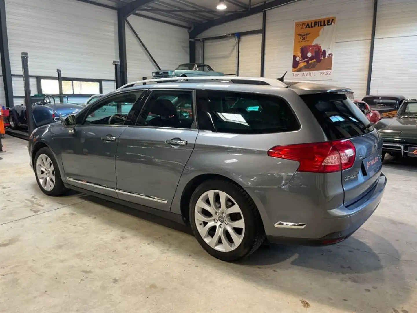 Citroen C5 TOURER 2.0 Hdi 160 cv ECLUSIVE Gris - 2