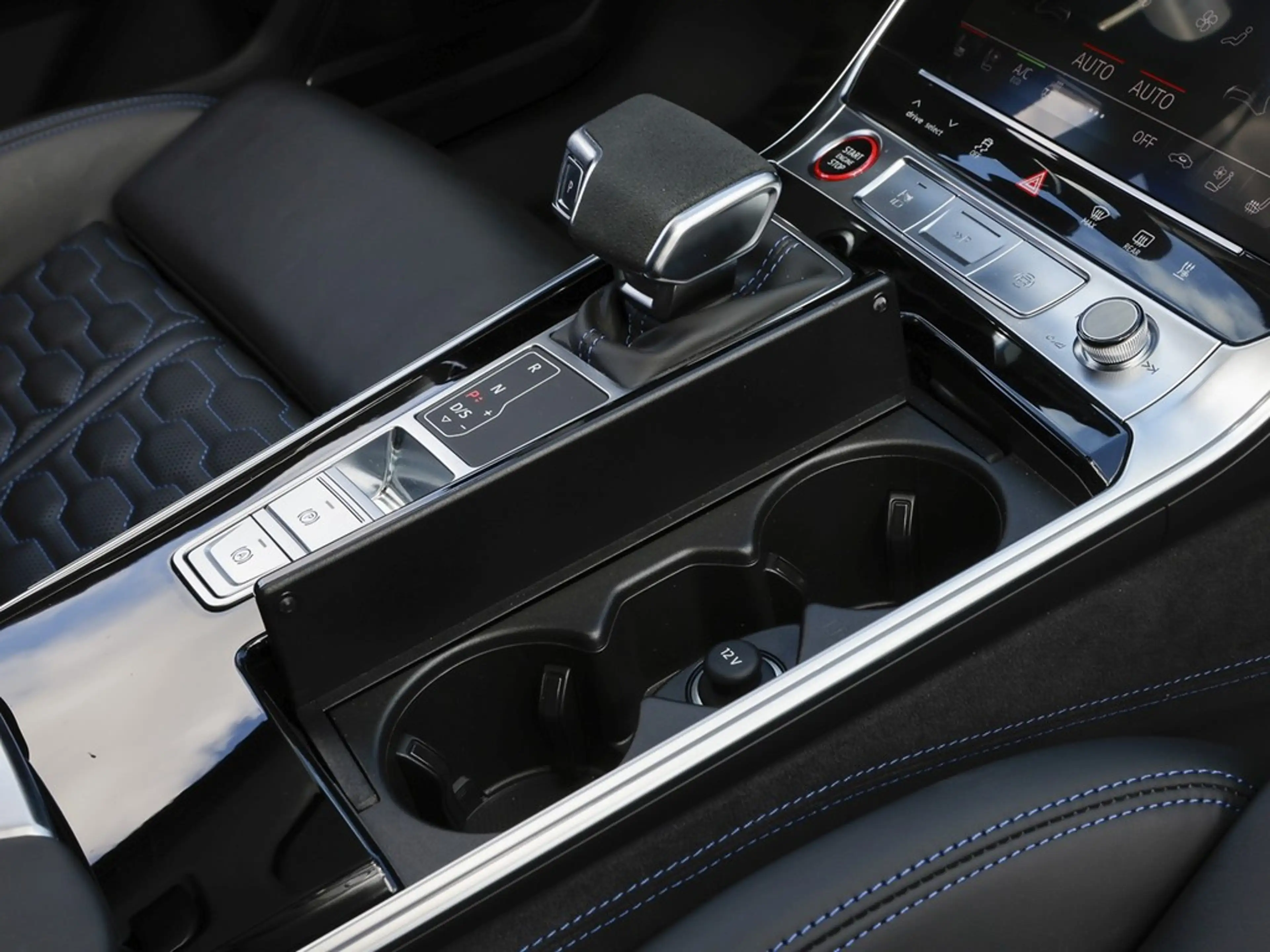 Audi RS6 RS 6 Avant 4.0 TFSI performance Matrix Panorama — photo 14
