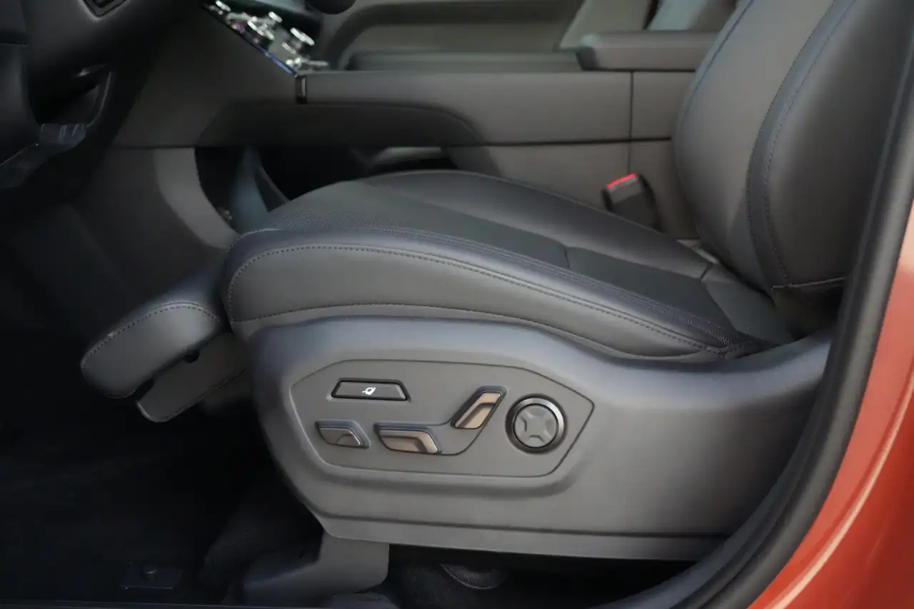 Hyundai SANTA FE 1.6 T-GDI PHEV Black Line 4WD 7p. 252pk Navigatie/ 11