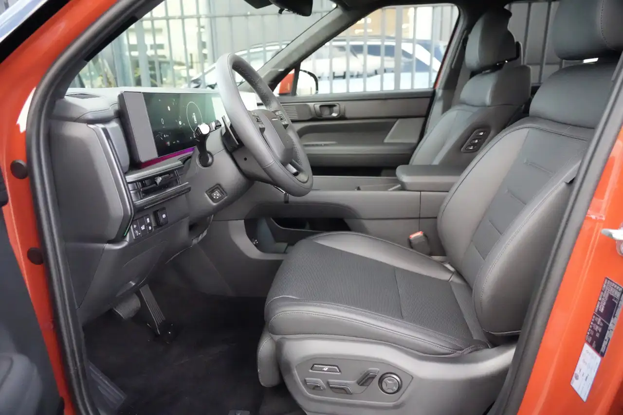 Hyundai SANTA FE 1.6 T-GDI PHEV Black Line 4WD 7p. 252pk Navigatie/ 10