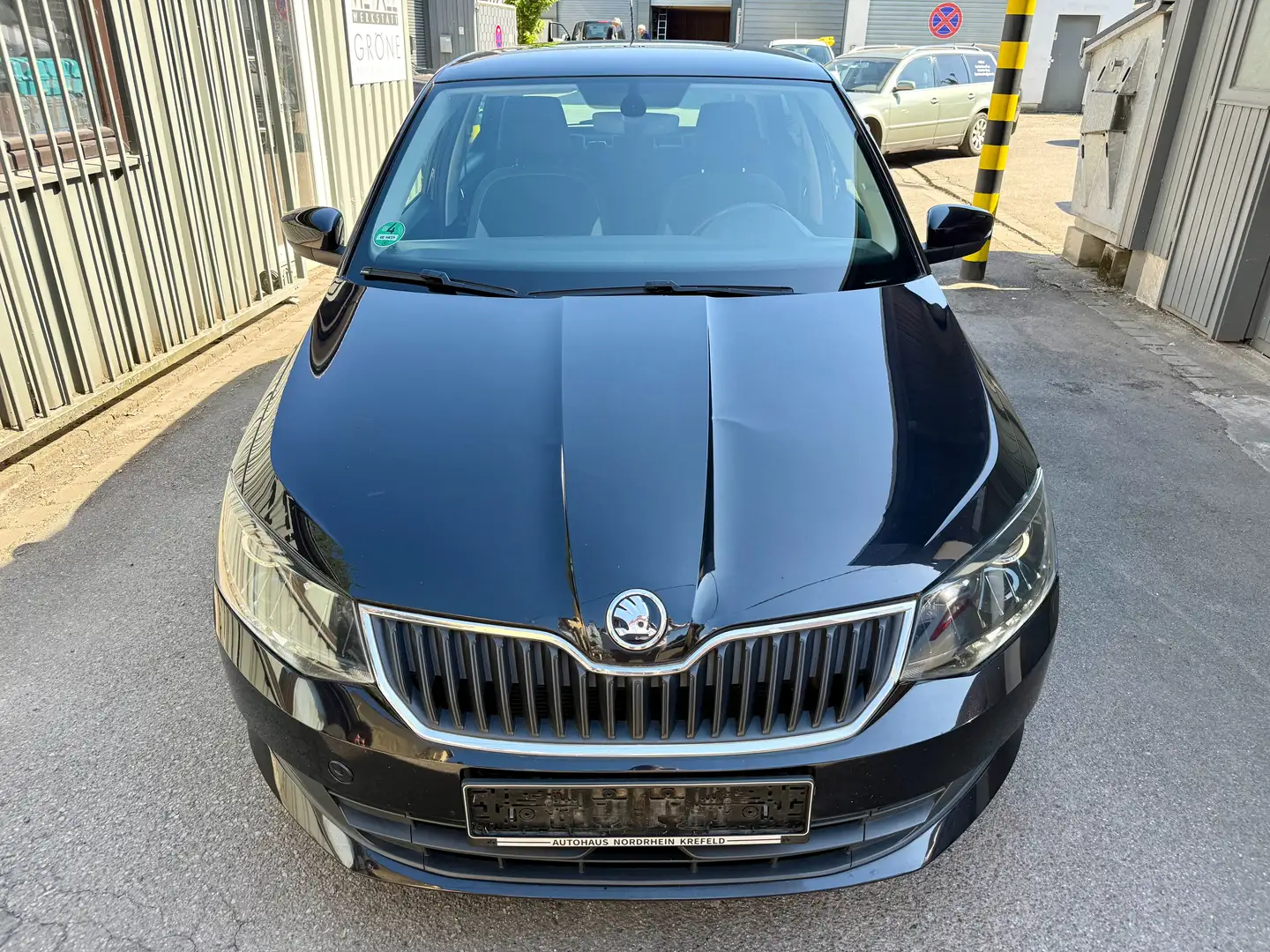 Skoda Fabia Ambition Sitzheizung BT TÜV+SERVICE NEU Noir - 2
