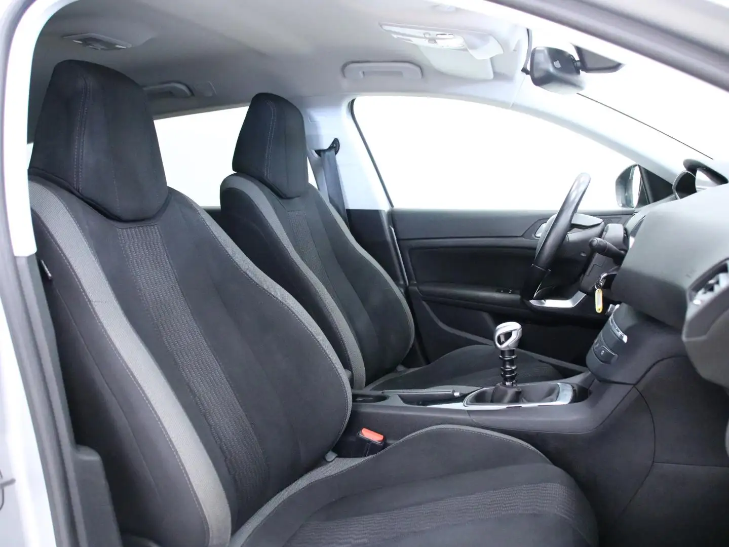 Peugeot 308 SW 1.2 PureTech S&S Style 130 Grijs - 2