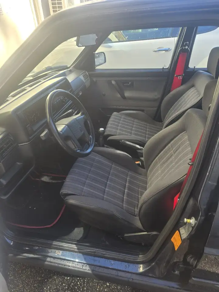 Volkswagen Golf GTI 5p 1.8 G60, foto 4