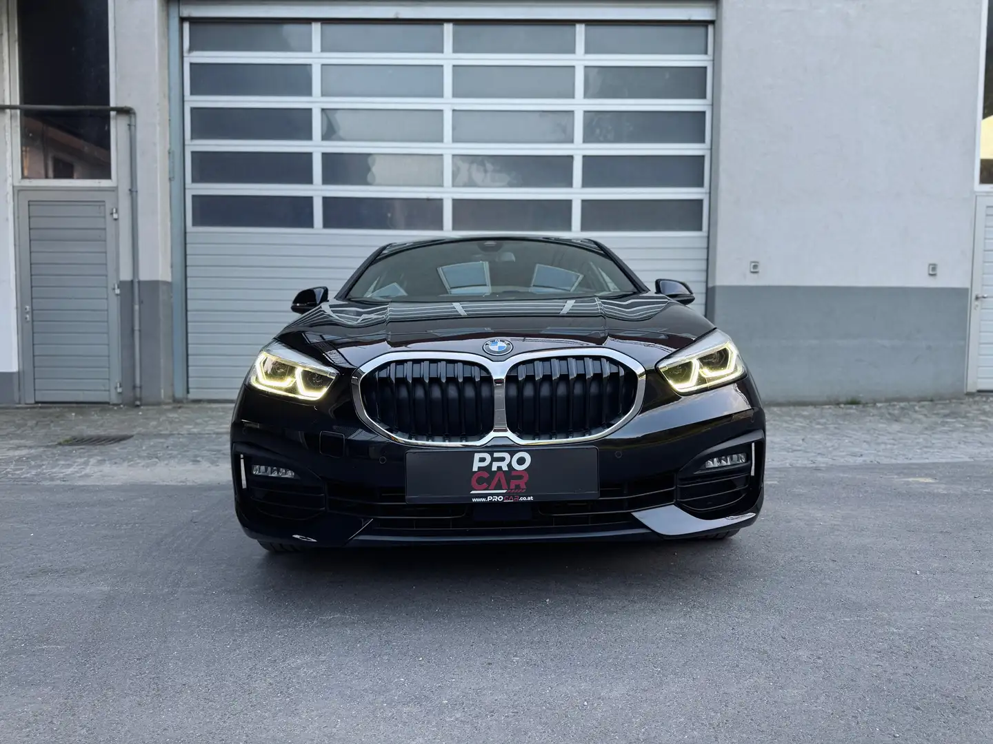 BMW 118 118d Advantage *Anhängerkupplung / M-Lenkrad* Schwarz - 2