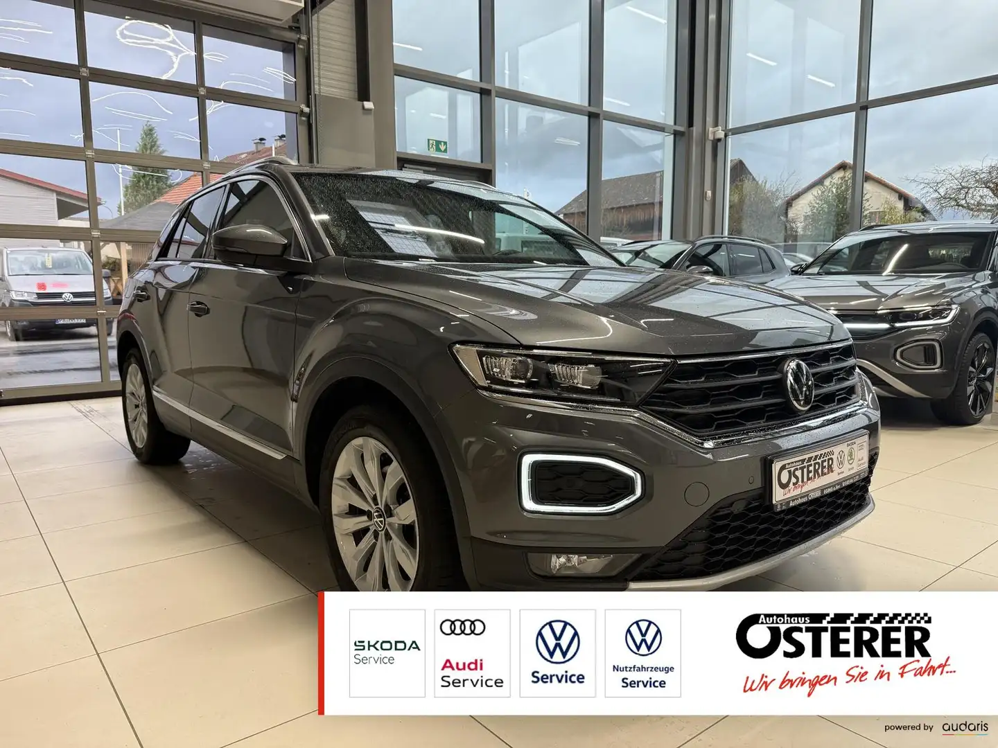 Volkswagen T-Roc 1.5 TSI DSG Sport AHK Navi LED Scheinwerfer App Co Grau - 1