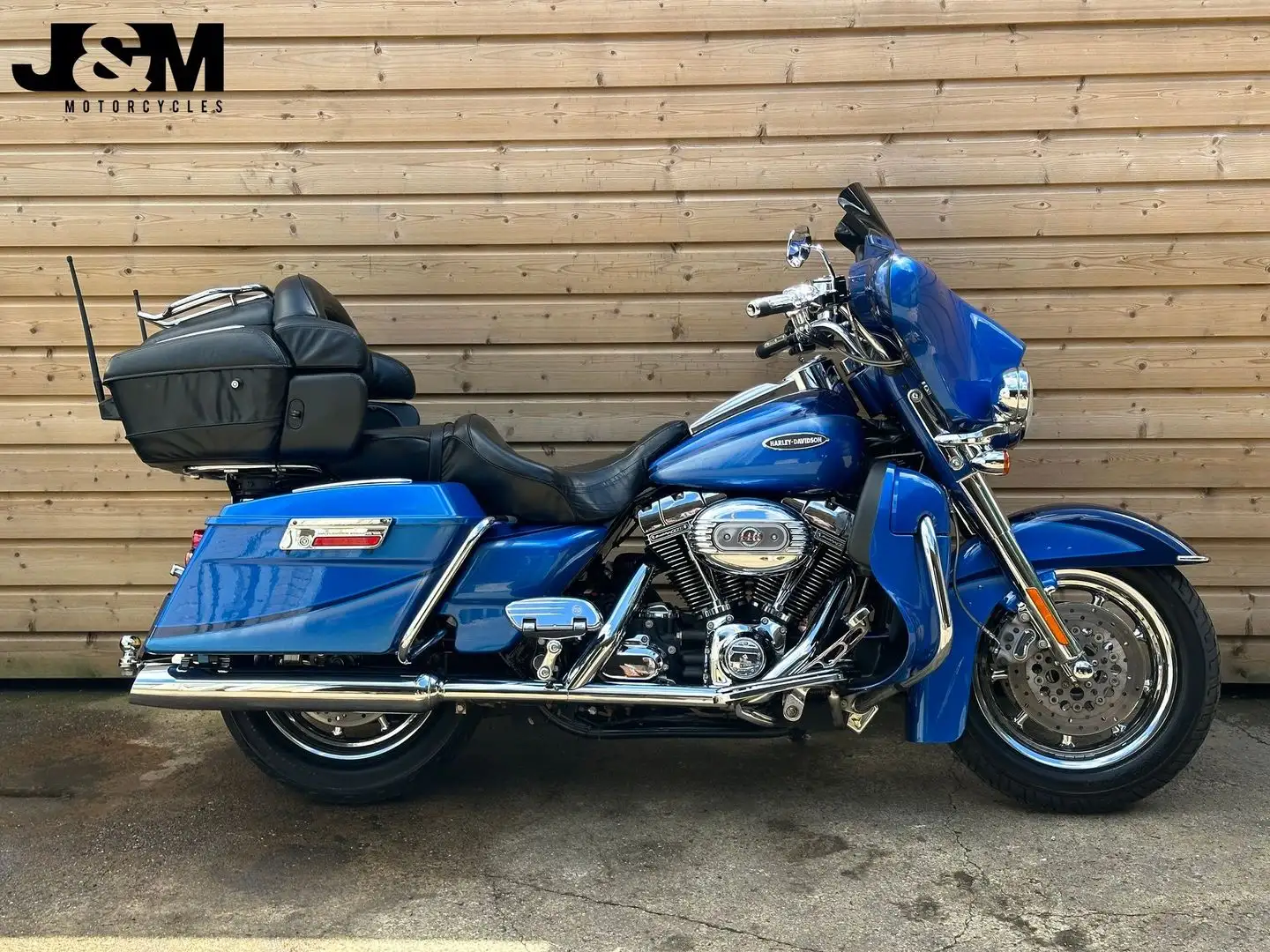 Harley-Davidson Electra Glide ULTRA SCREAMIN EAGLE CVO FLHTCUSE Blauw - 1