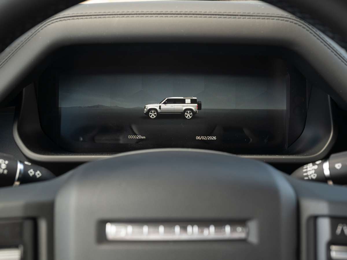 2026 Land Rover Defender 110 P300 S thumb 15