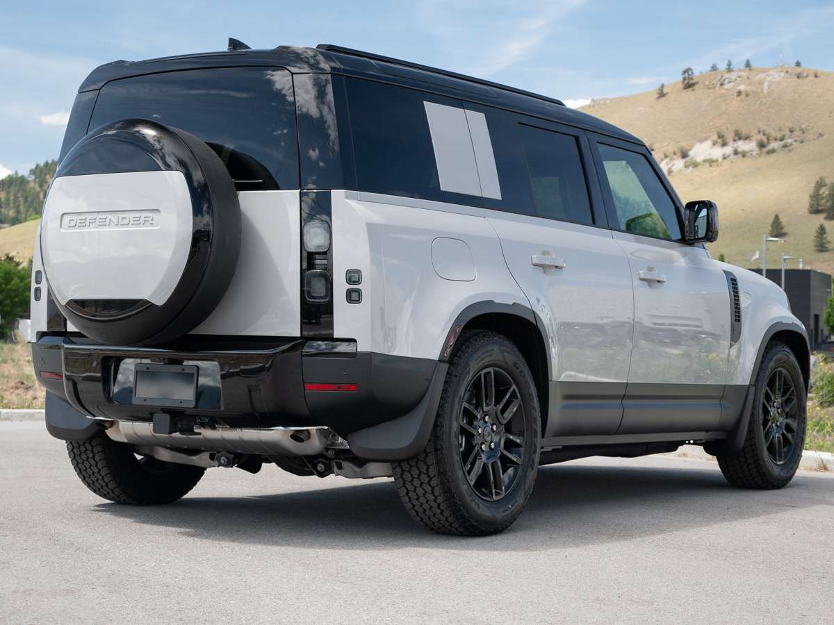 2026 Land Rover Defender 110 P300 S alt 2