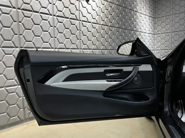 BMW M4 view 14