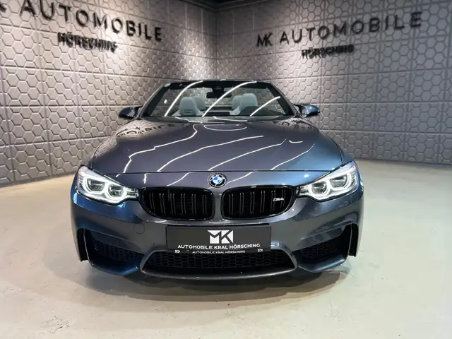 BMW M4 view 5