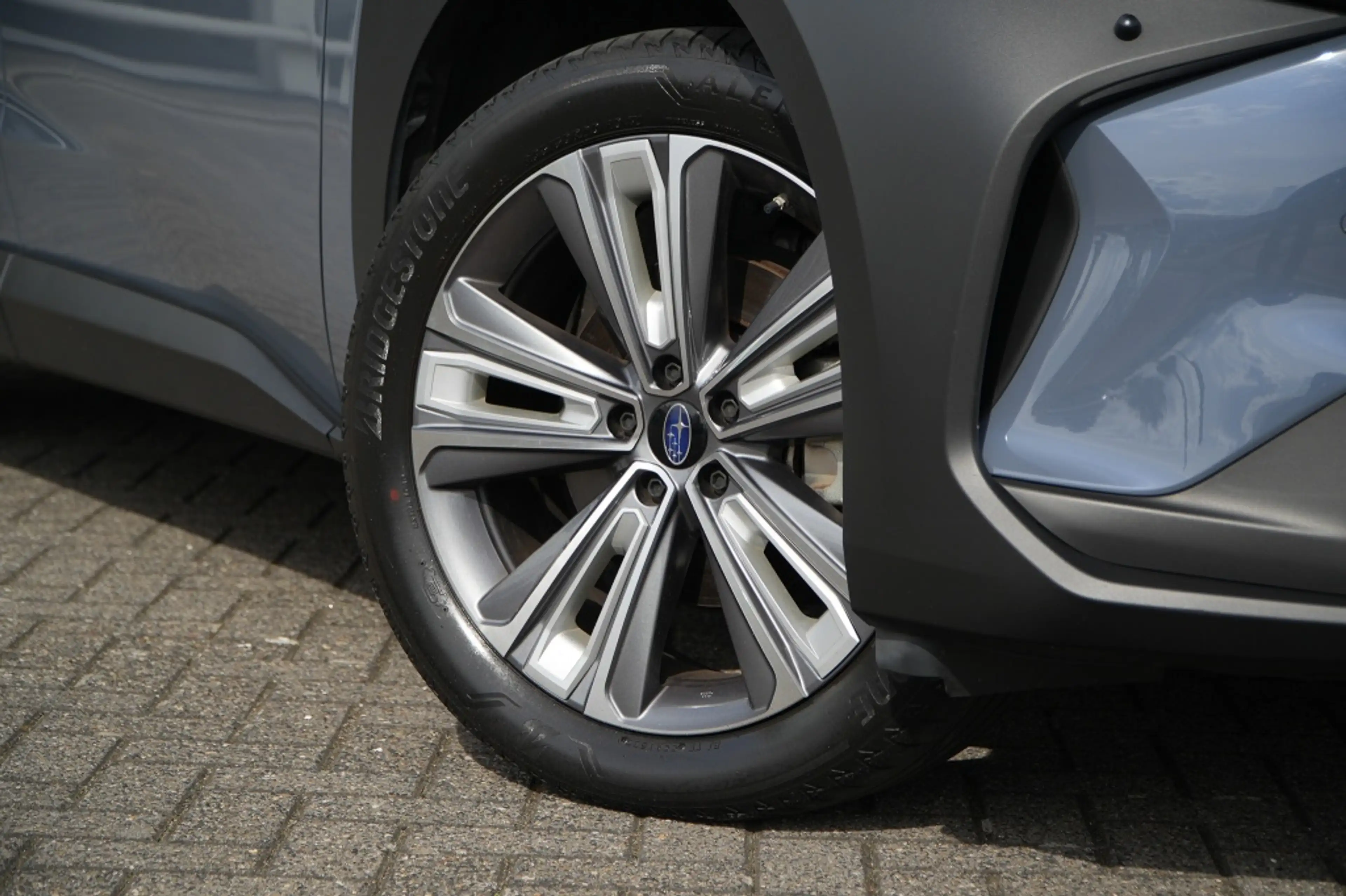Subaru Solterra Two-Tone Pack 71 kWh Sky Package I ACC I Pano — photo 5