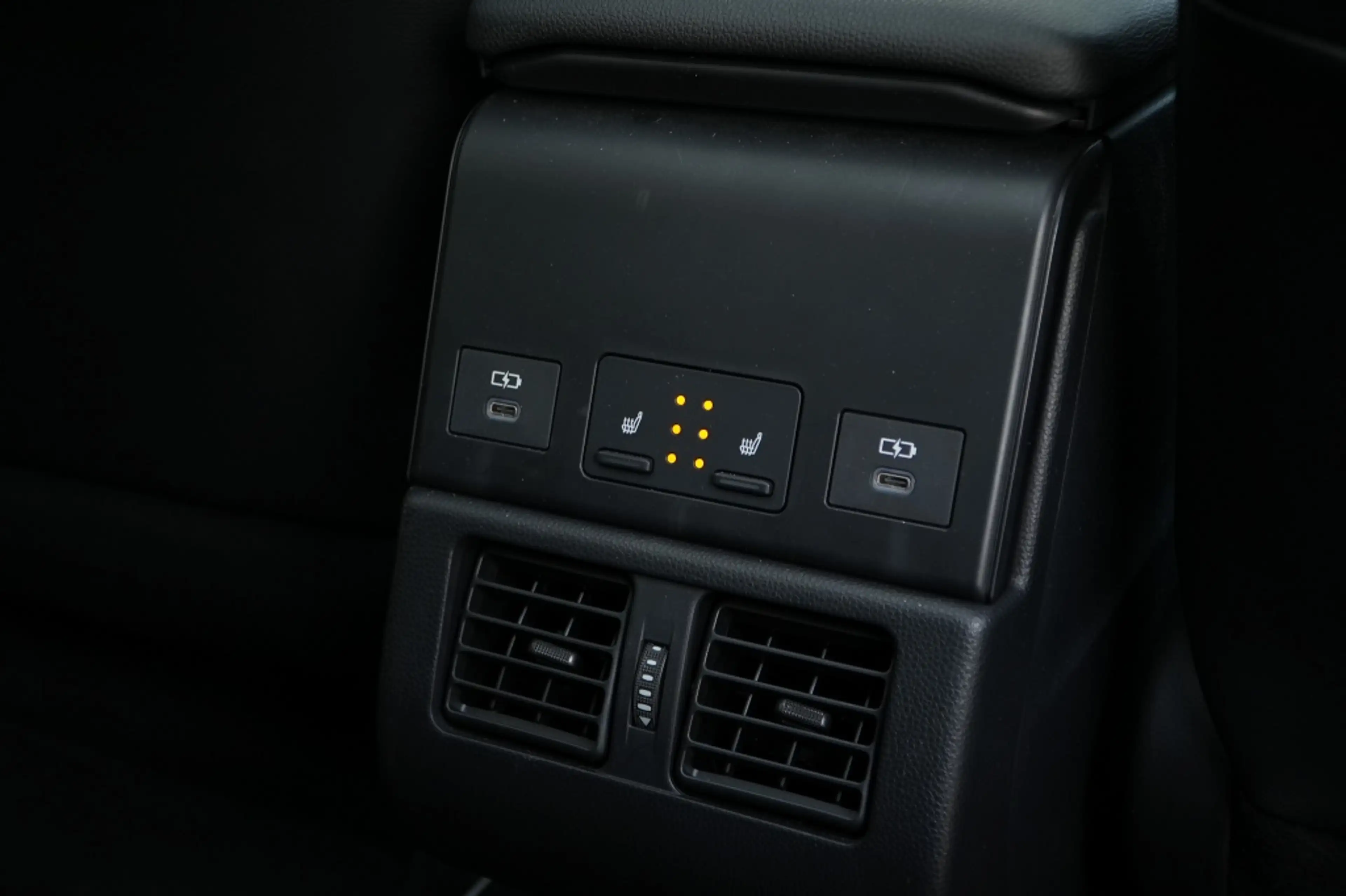 Subaru Solterra Two-Tone Pack 71 kWh Sky Package I ACC I Pano — photo 23
