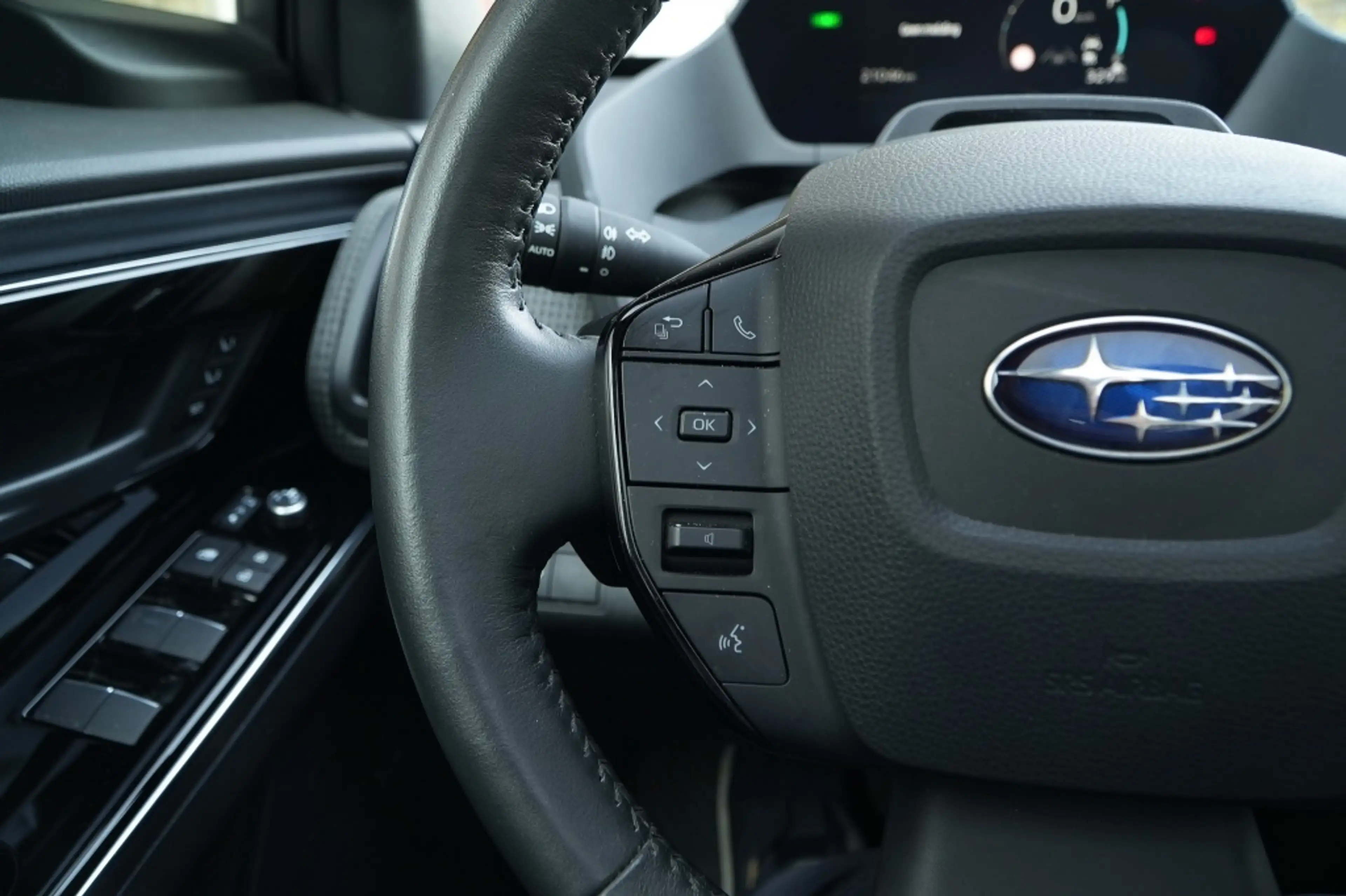 Subaru Solterra Two-Tone Pack 71 kWh Sky Package I ACC I Pano — photo 12