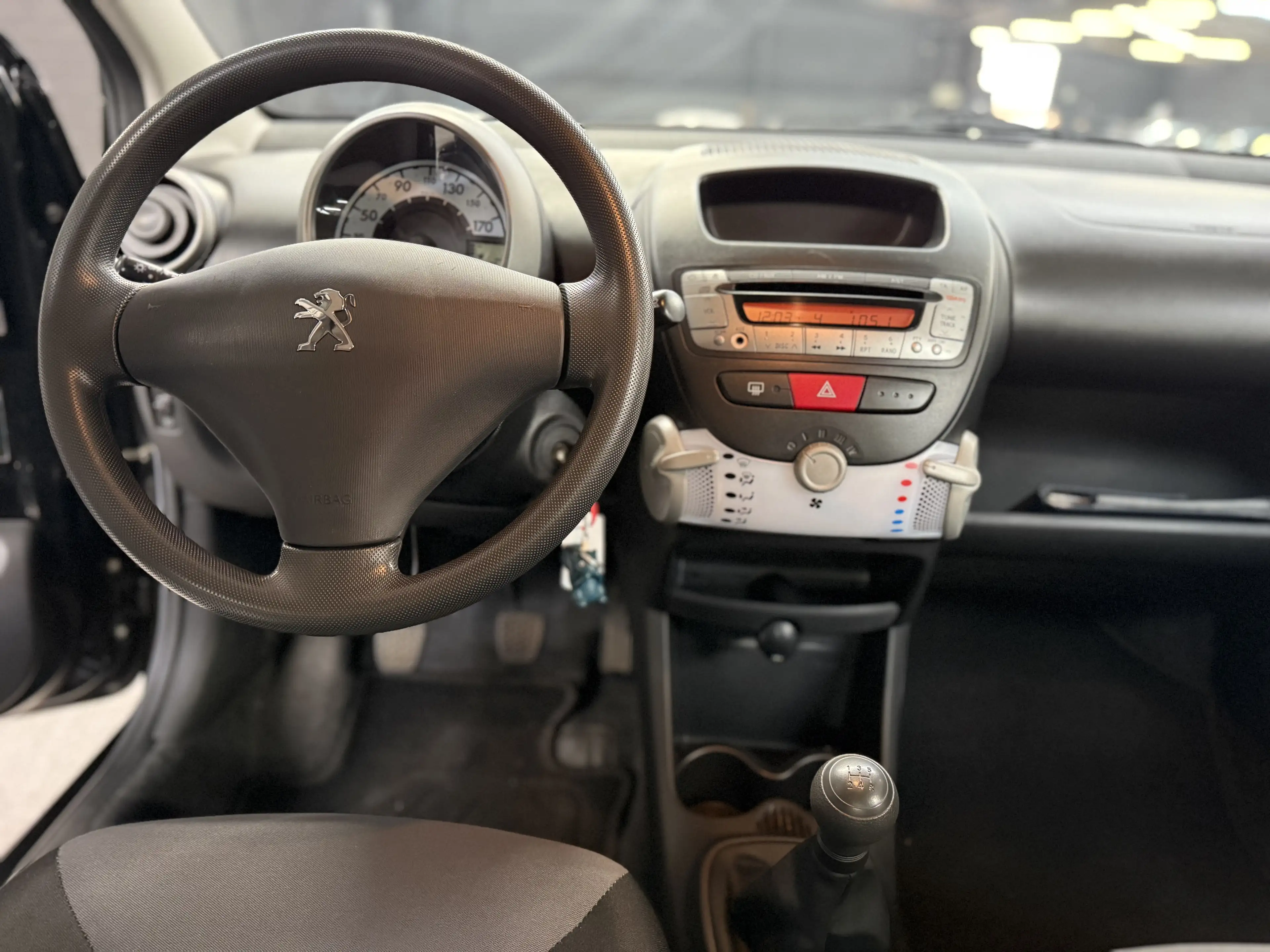 Peugeot 107 1.0i * 22.570KM * CARNET COMPLET * GARANTIE — photo 10