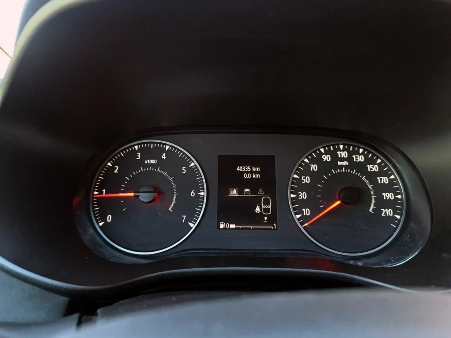 Dacia Sandero STEPWAY EXTREME GO 74KW (100CV) ECO-G Negro - 2