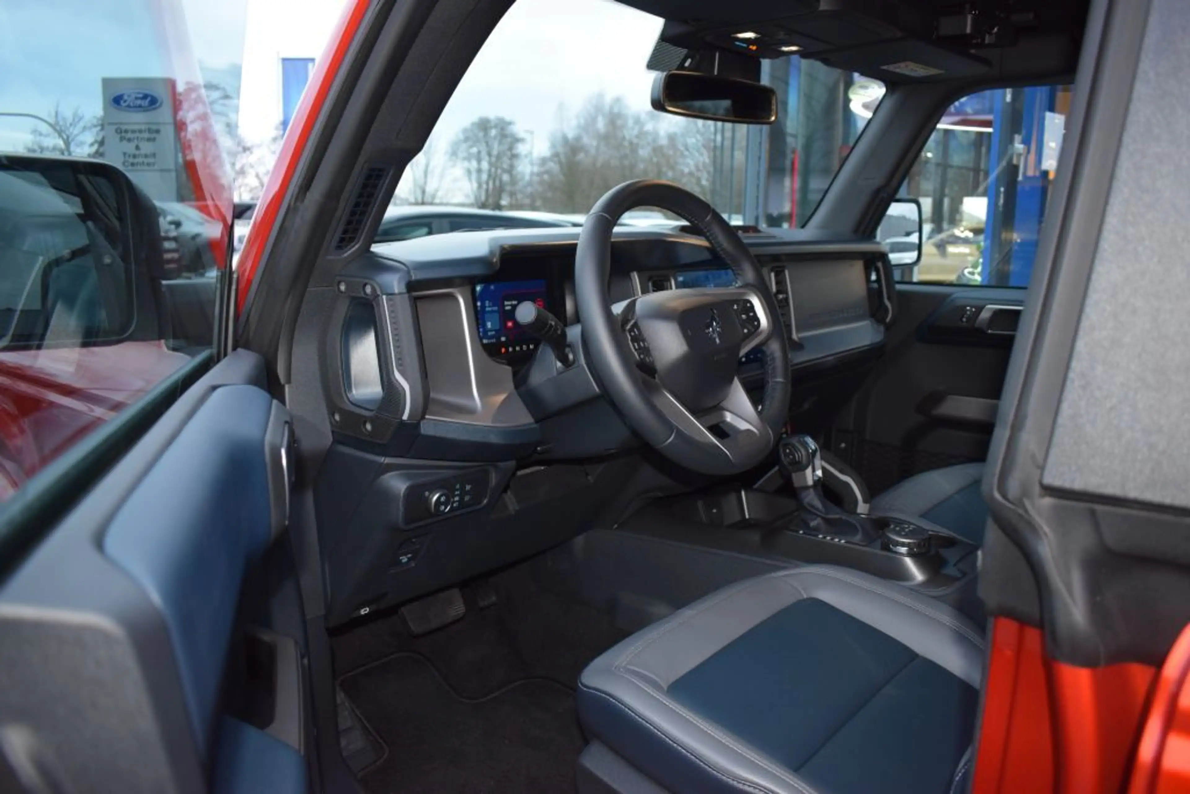 Ford Bronco 2.7 EcoBoost V6 Outer Banks — photo 8