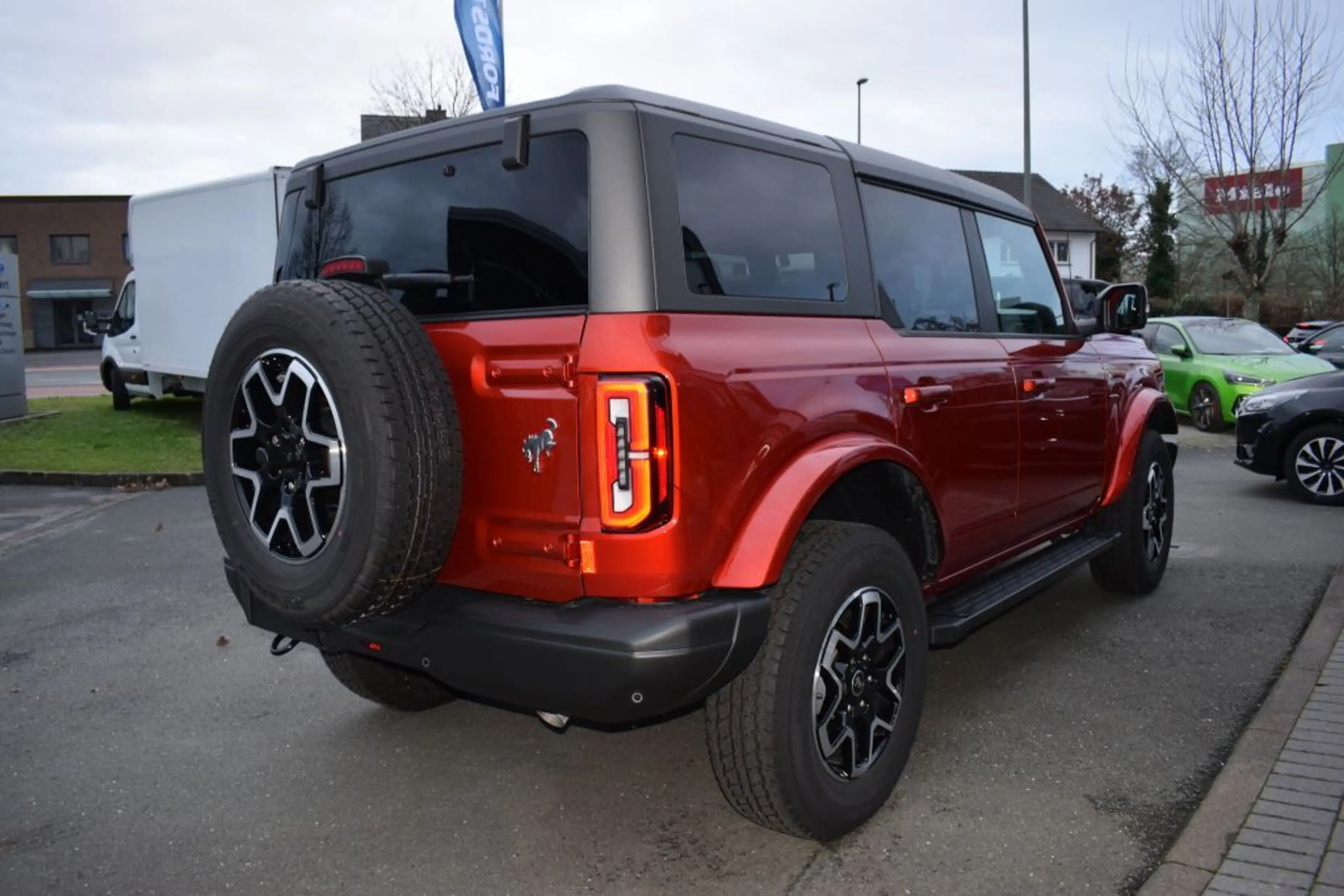 Ford Bronco 2.7 EcoBoost V6 Outer Banks — photo 4