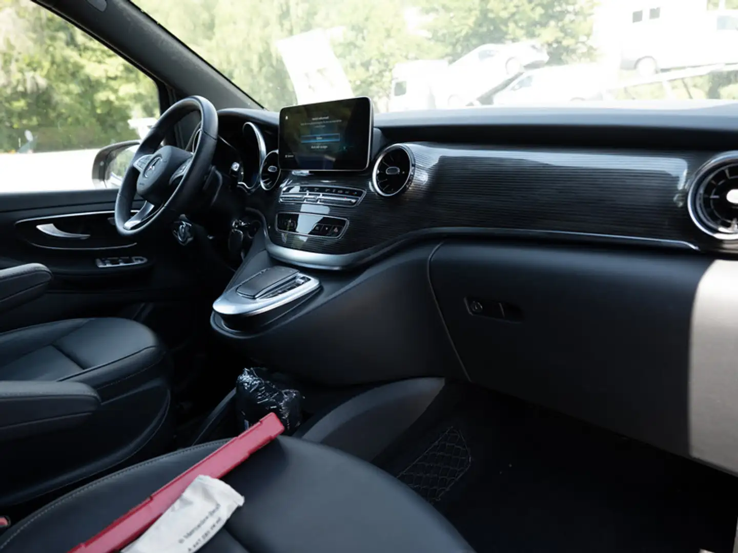 Mercedes-Benz V 300 AVANTGARDE EXTRALANG+4x4+DISTR+STHZG Schwarz - 2