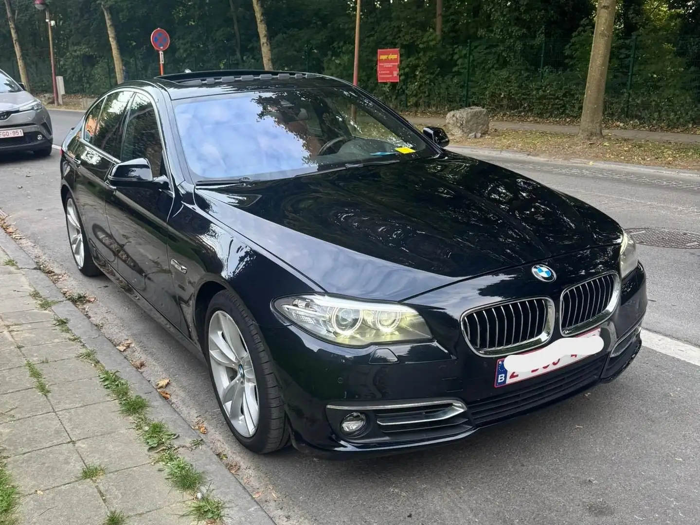 BMW 530 530d Luxury Line-1ère main- Carnet BMW complet! Zwart - 1