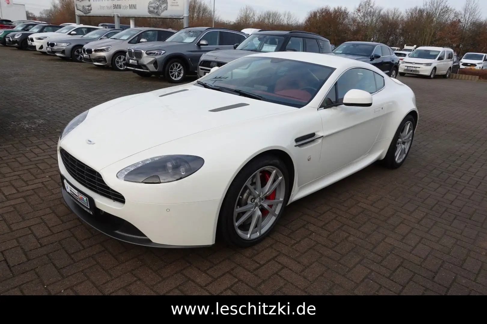 Aston Martin V8 Weiß - 1