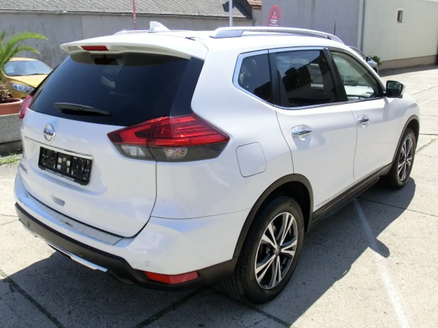 Nissan X-Trail X-TRAIL 1,3 DIG-T N-Connecta Aut. Bianco - 2