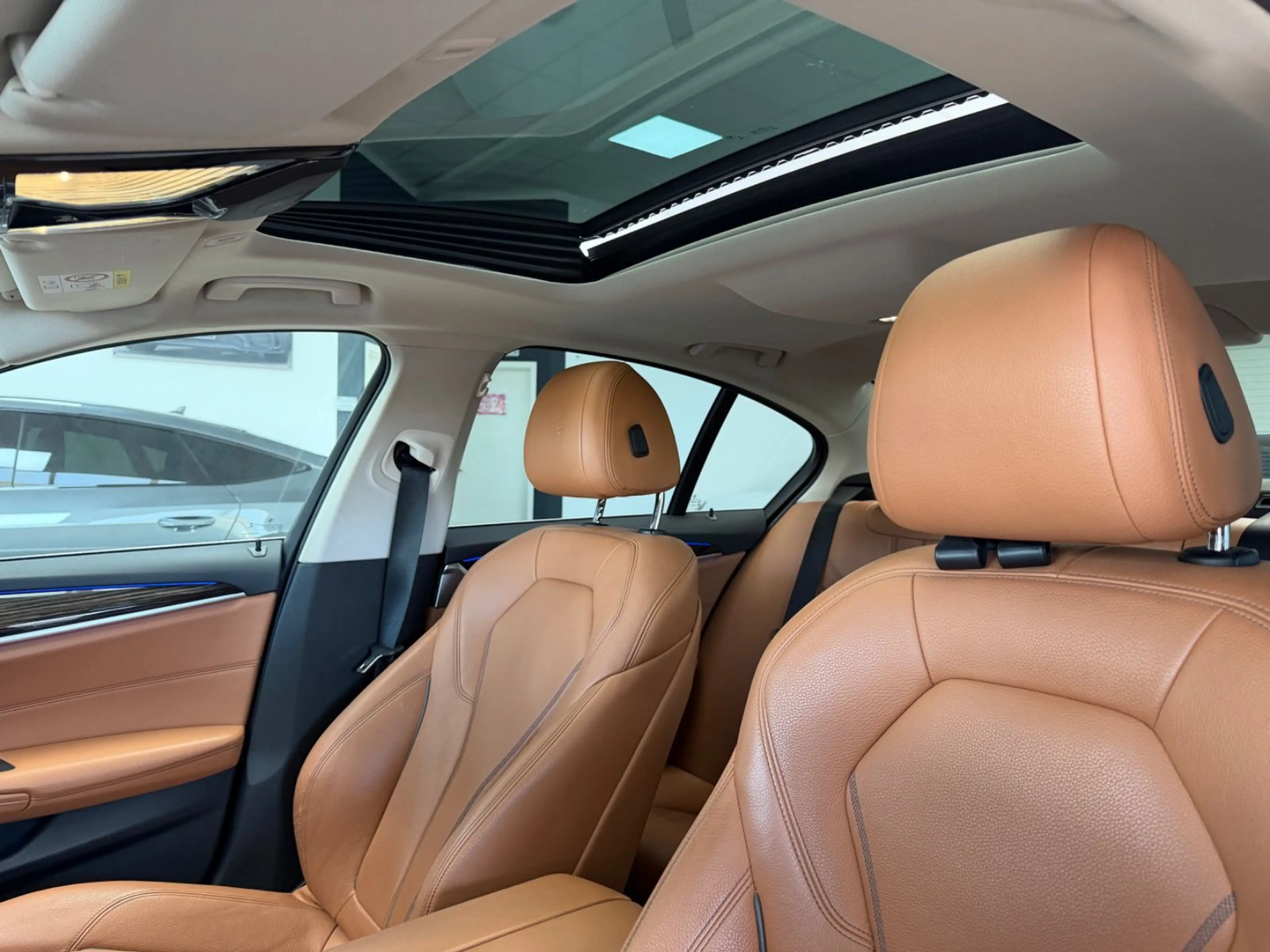BMW 530 d /SPORT-LINE/HUD/HK/360°-KAM./SUNROOF/ — photo 11