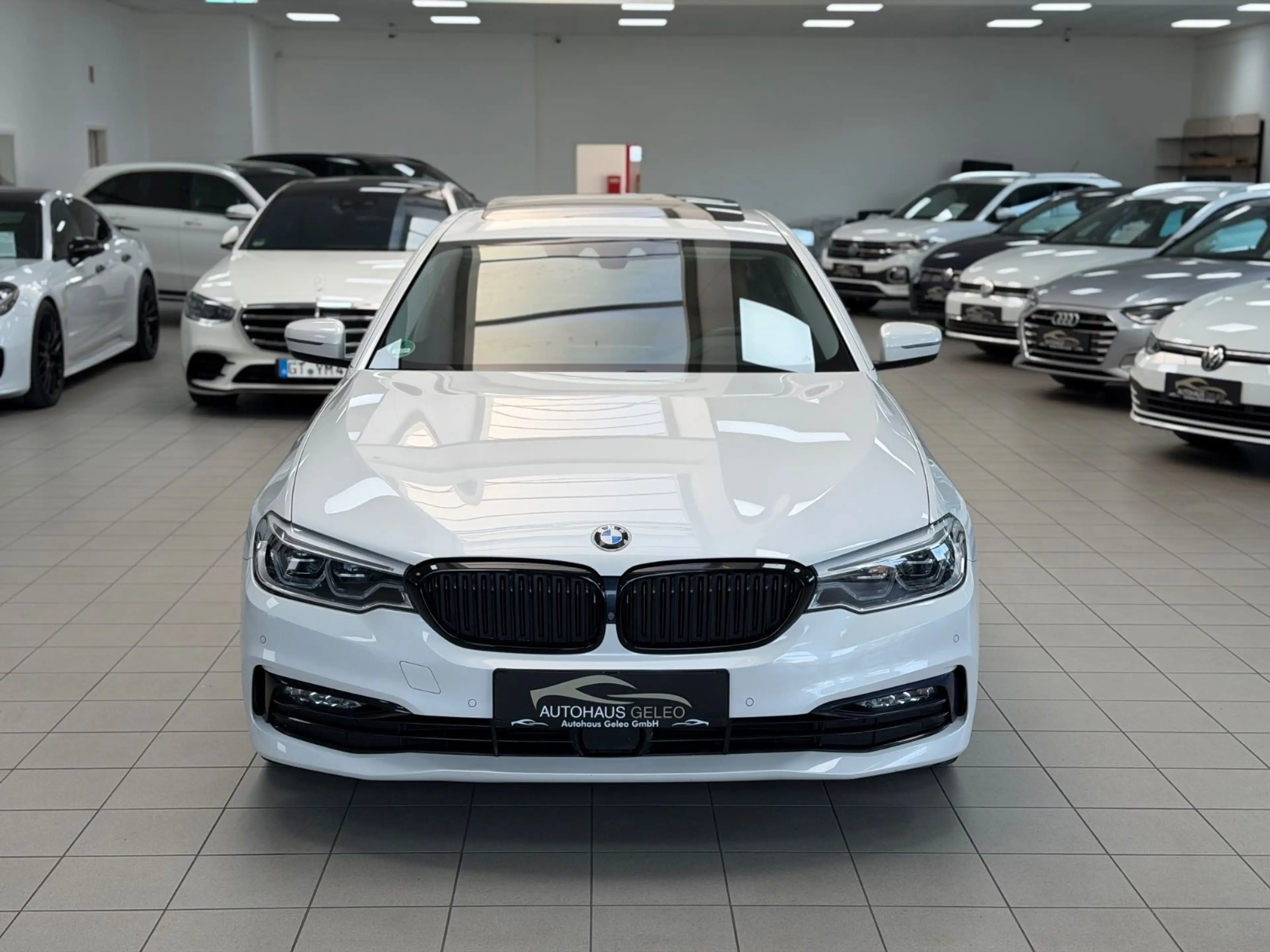 BMW 530 d /SPORT-LINE/HUD/HK/360°-KAM./SUNROOF/ — photo 2