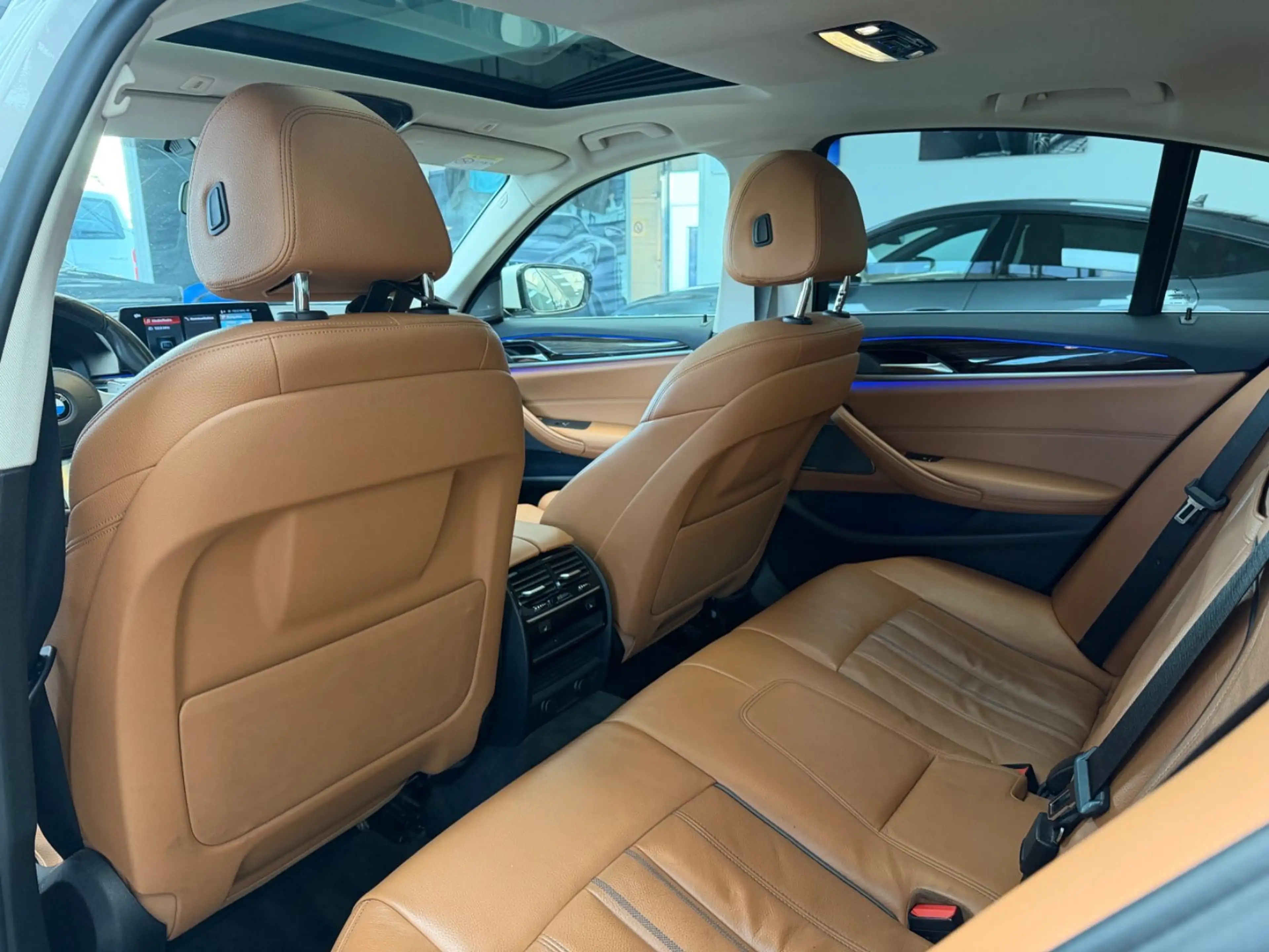 BMW 530 d /SPORT-LINE/HUD/HK/360°-KAM./SUNROOF/ — photo 14