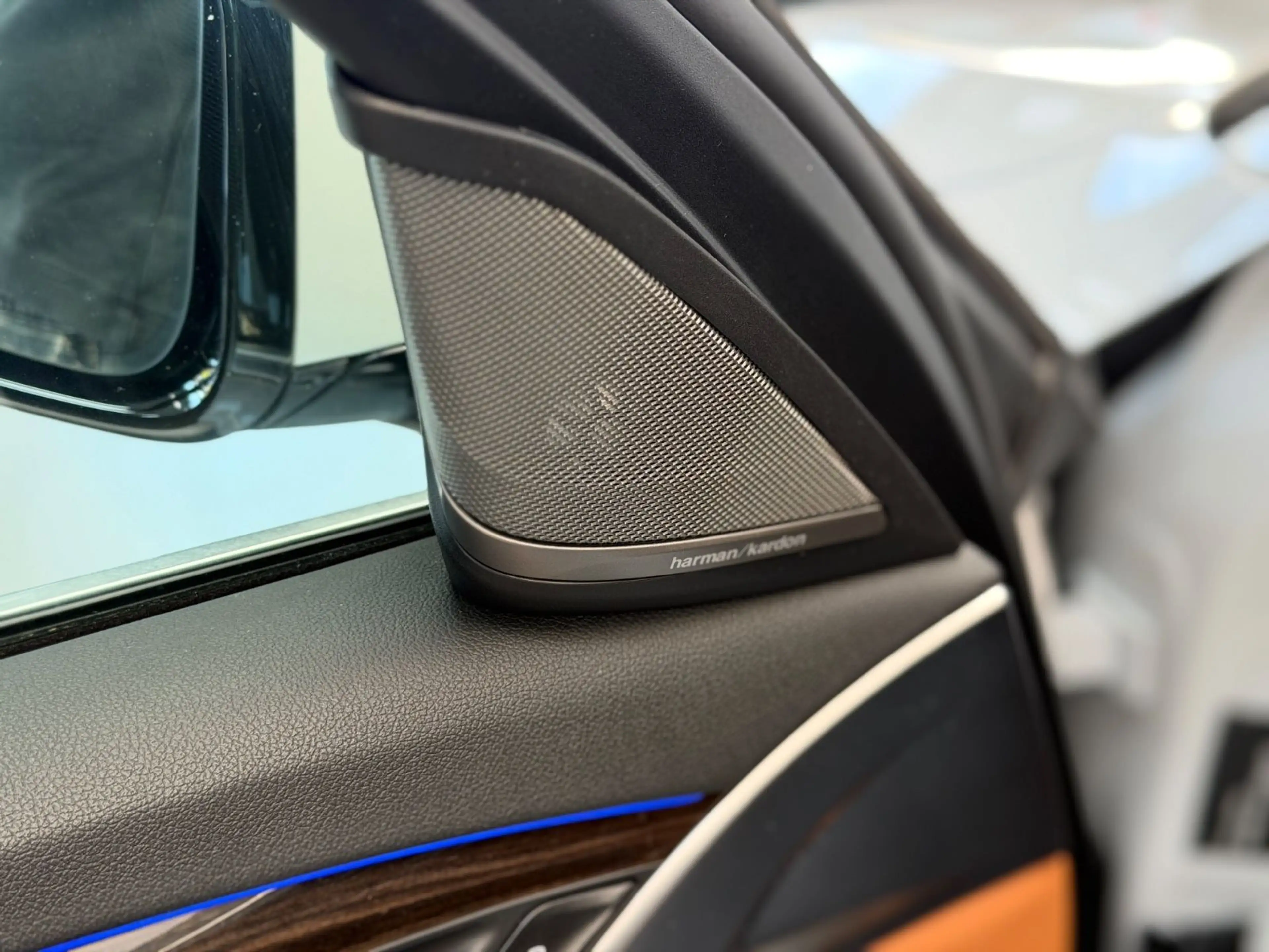 BMW 530 d /SPORT-LINE/HUD/HK/360°-KAM./SUNROOF/ — photo 9
