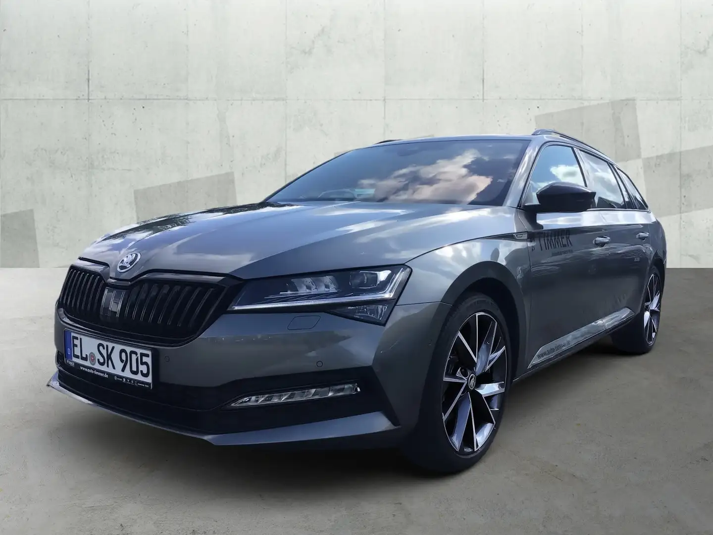 Skoda Superb Combi 2.0 TDI DSG Sportline AHK*RFK*COLUMBUS*VIRT Grau - 2