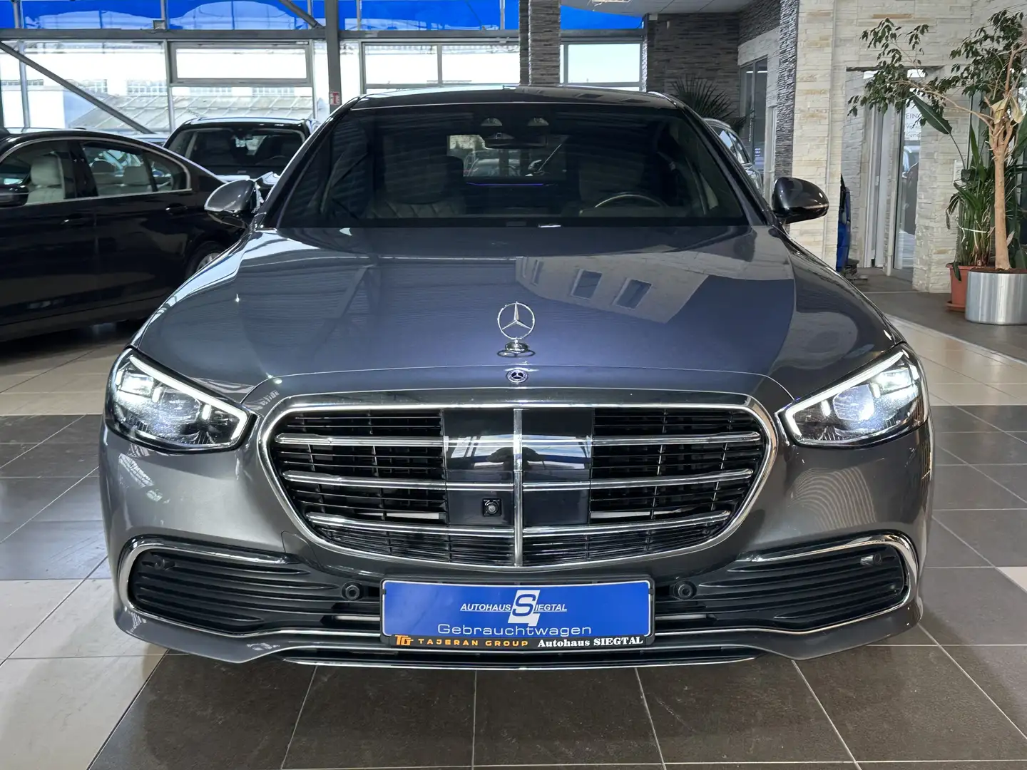 Mercedes-Benz S 580 e 4Matic Lang Chauffeur-Pak. Executive HUD Grau - 2