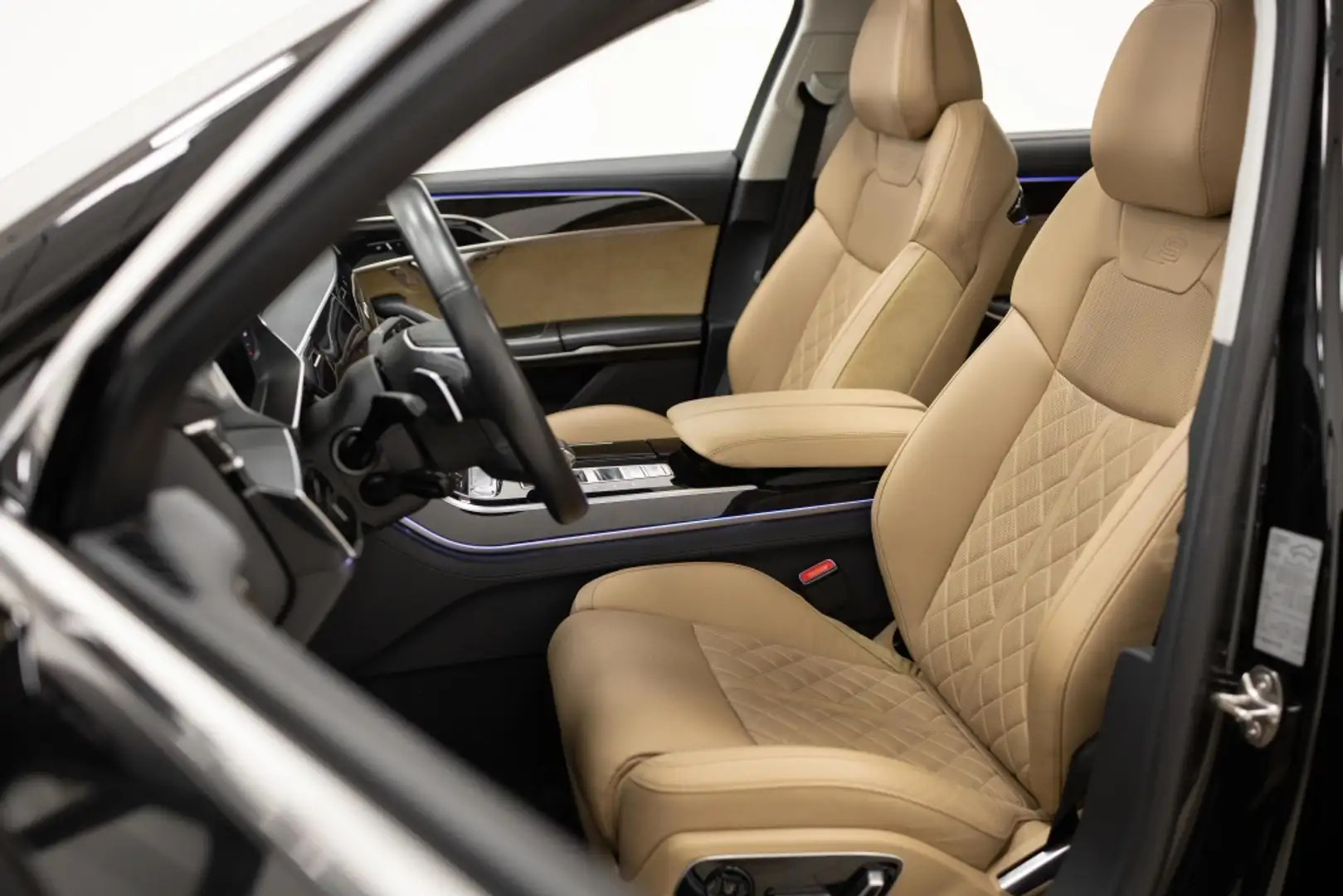 Audi A8 55 TFSI quattro tiptronic Noir - 2