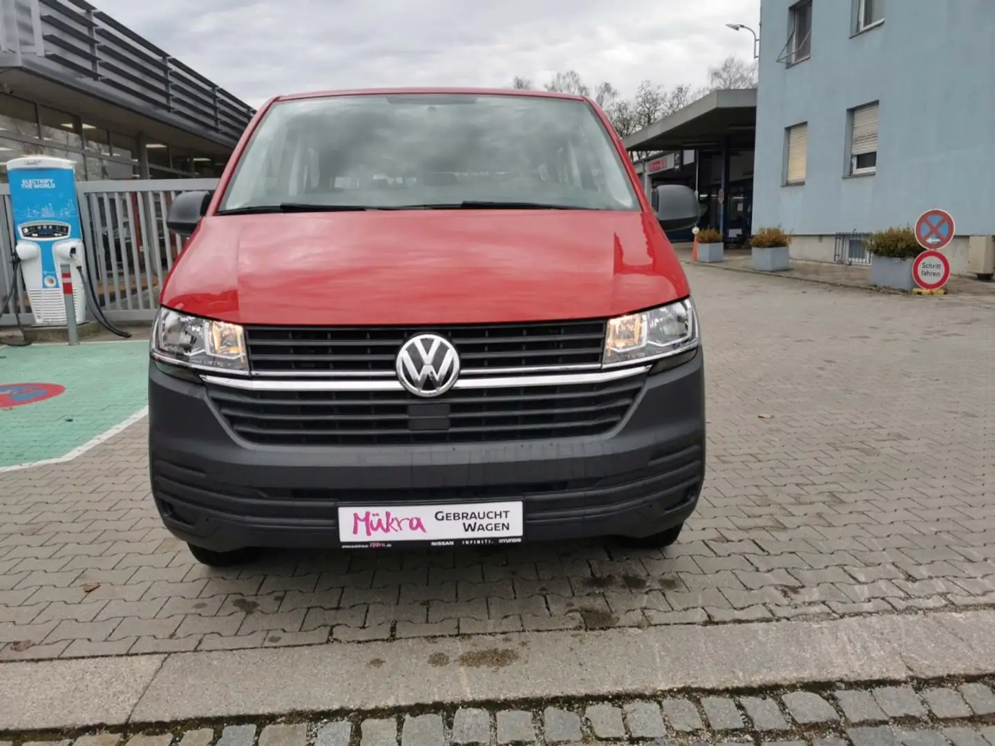 Volkswagen T6.1 Transporter e-ABT Kombi DSG 7 Sitze Klima Sitzheizung Rood - 2