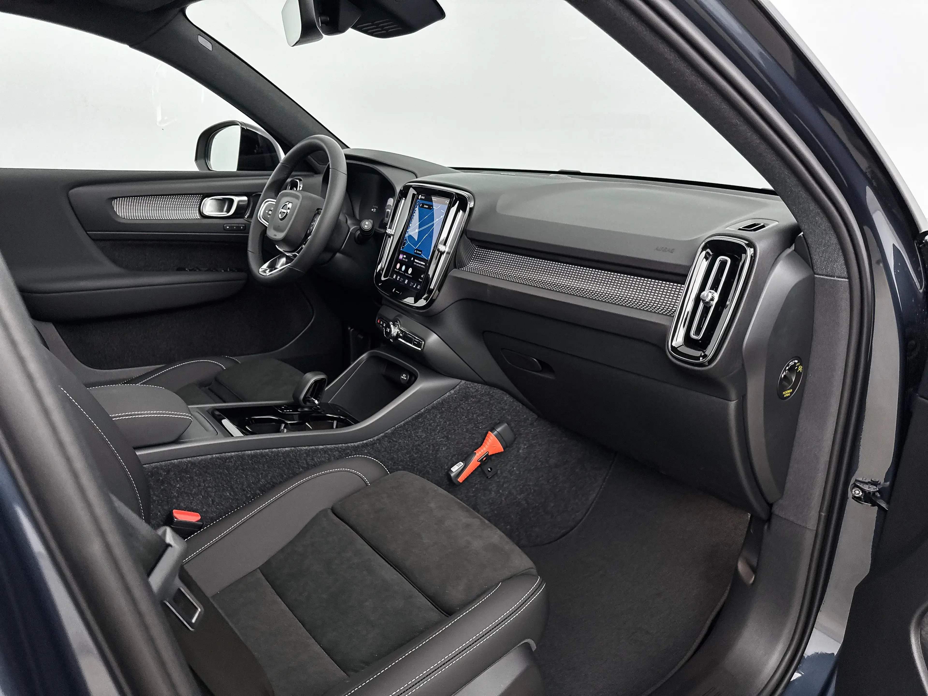 Volvo EX40 Single Motor 82kWh Ultra Europa | 19" Allseason | — photo 14