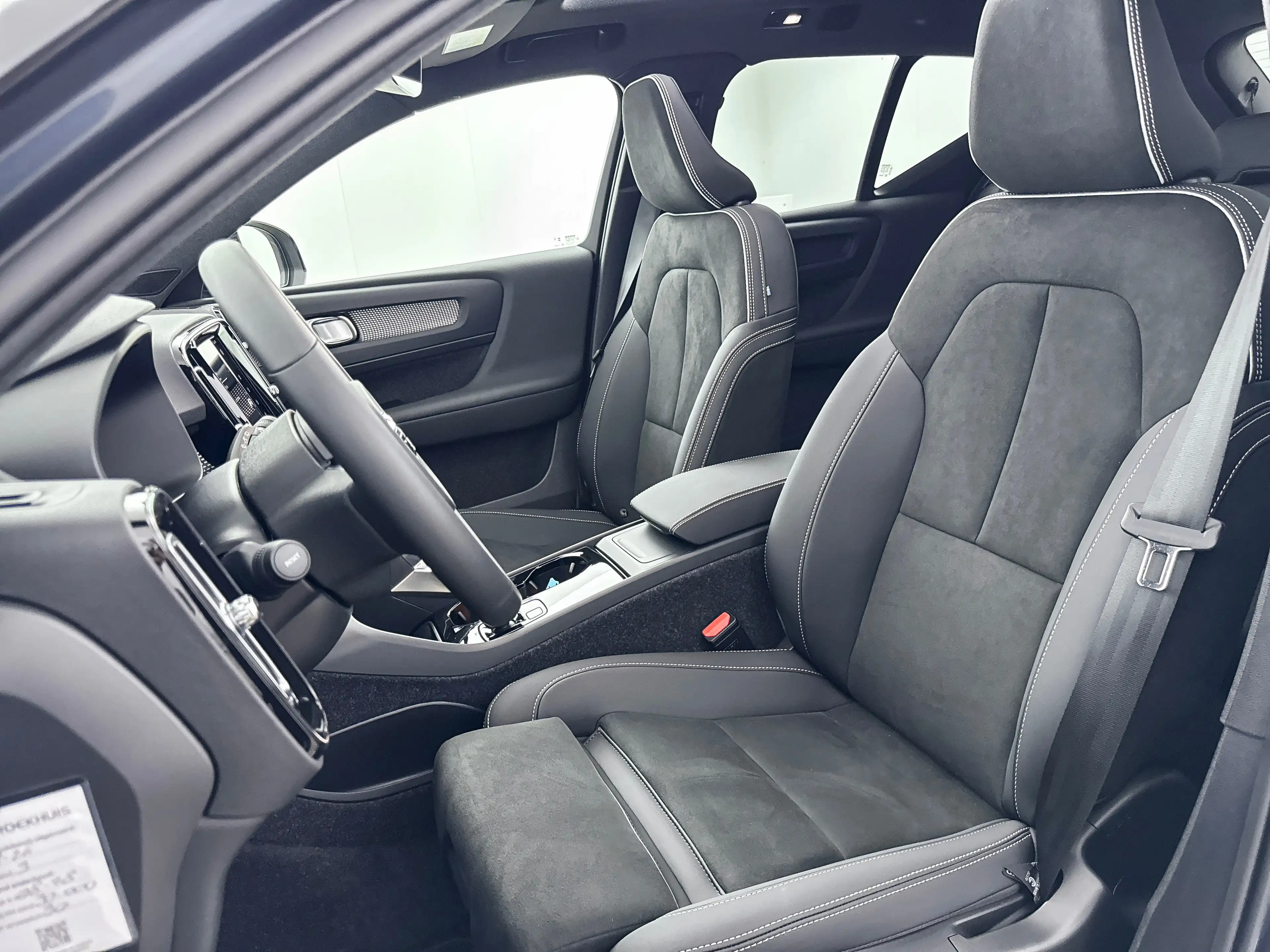 Volvo EX40 Single Motor 82kWh Ultra Europa | 19" Allseason | — photo 15