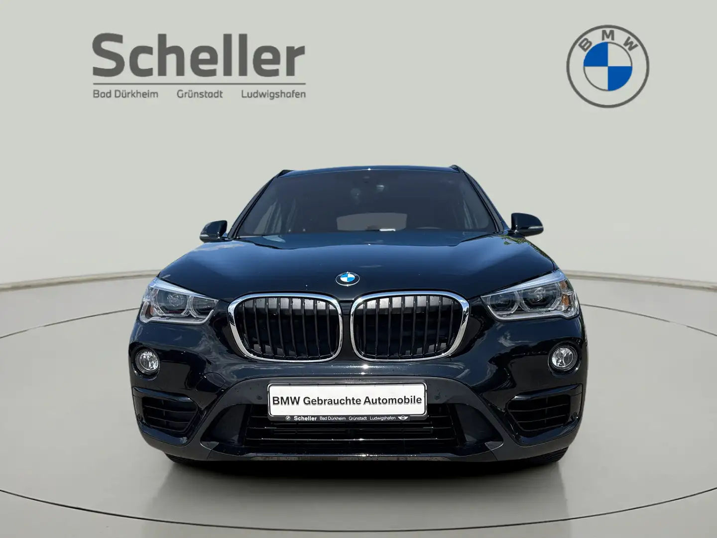 BMW X1 sDrive18i DAB LED RFK el. Sitze Klimaaut. Schwarz - 2