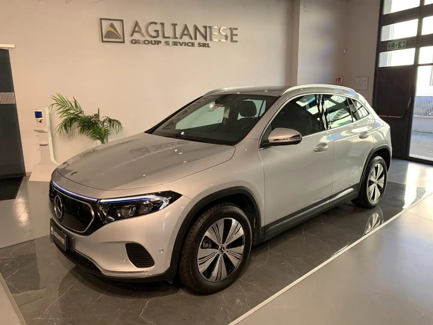 Mercedes-Benz EQA 350 4Matic Sport Plus Pro Argento - 1