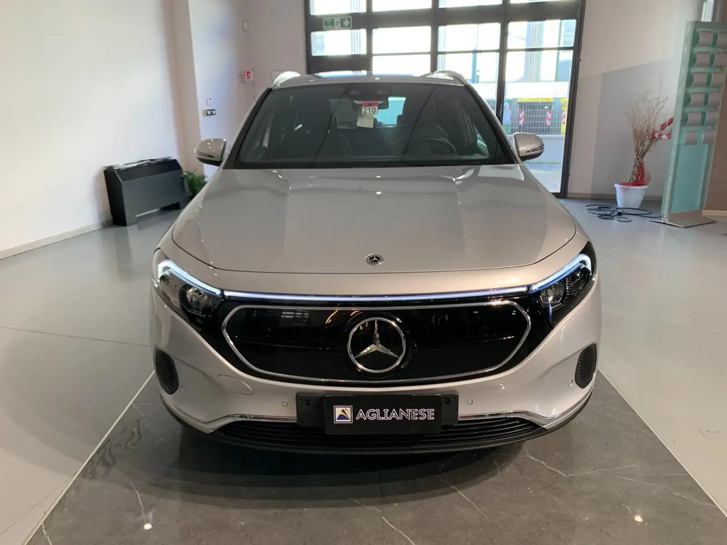 Mercedes-Benz EQA 350 4Matic Sport Plus Pro Argento - 2