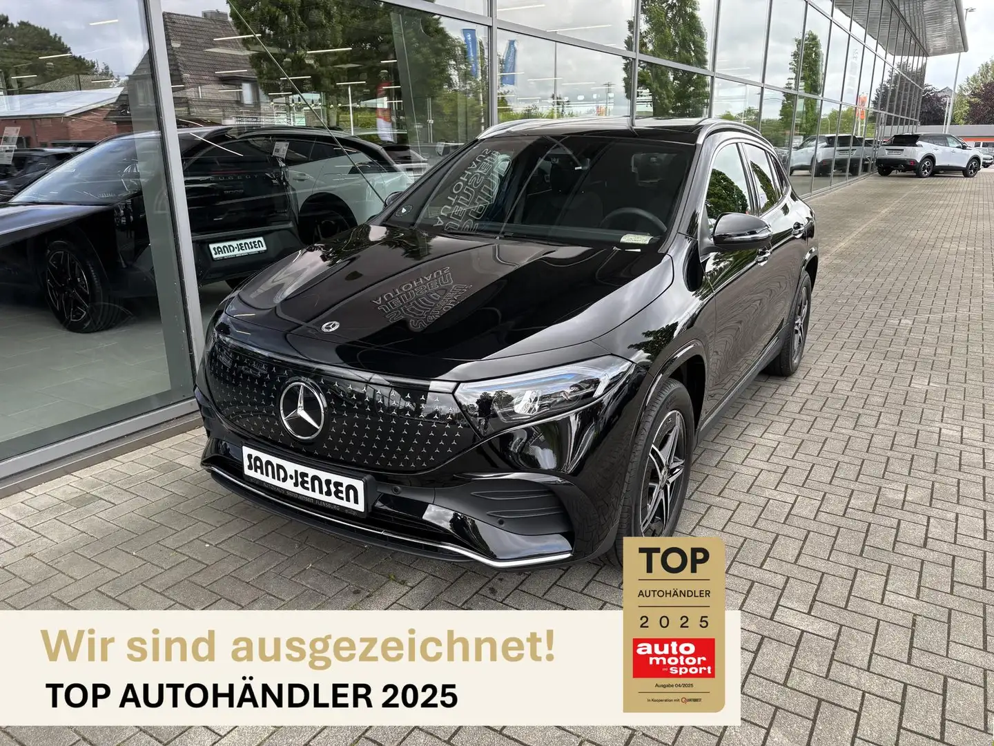 Mercedes-Benz EQA 250+ AMG Line Adv Plus Pano Distronic Lenkass Black - 1