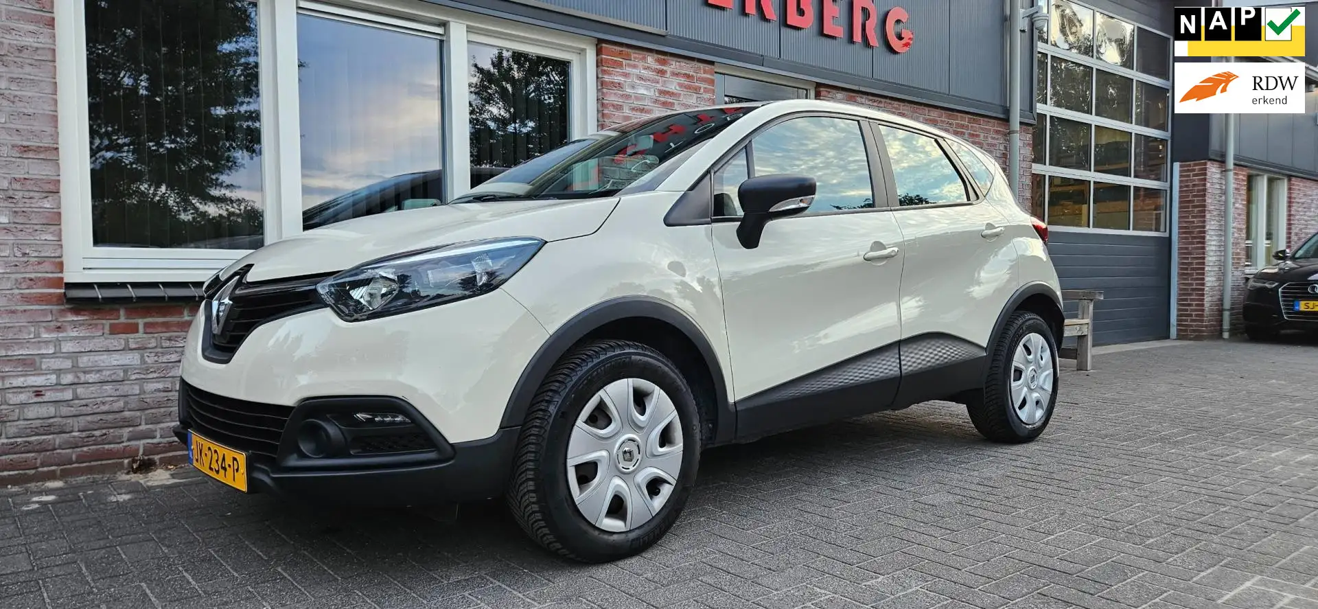 Renault Captur 0.9 TCe Authentique Airco! Cruise Control! Dealer Bruin - 1