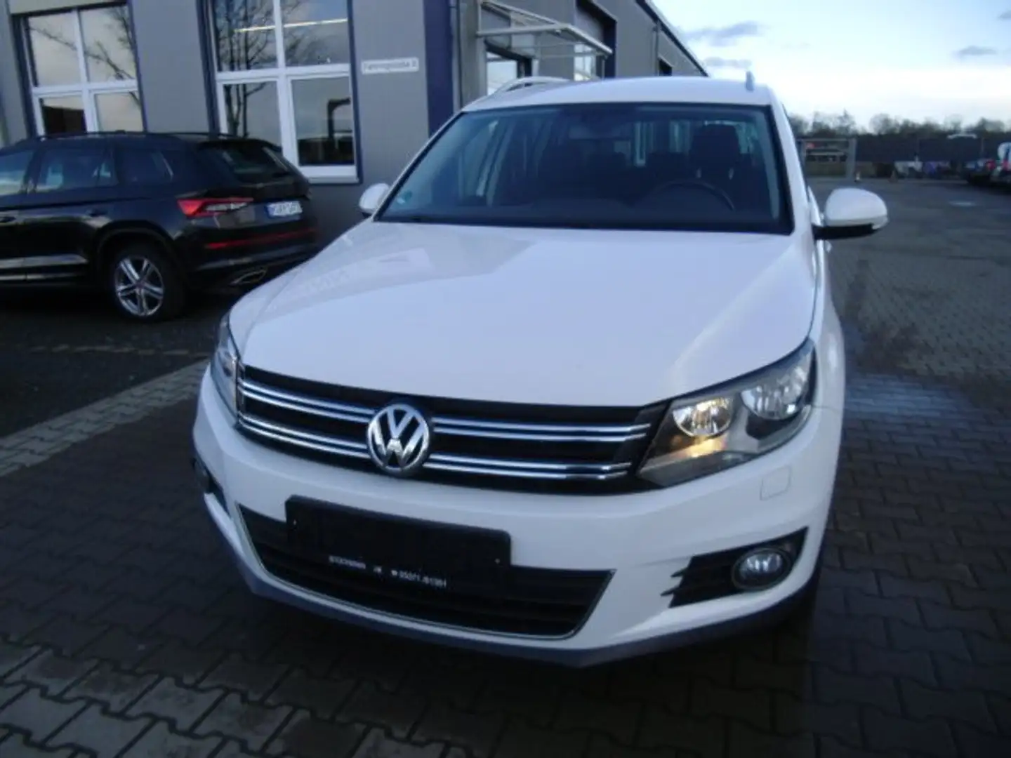 Volkswagen Tiguan 2.0 TDI DPF BlueMotion Technology Cup Sport Weiß - 2