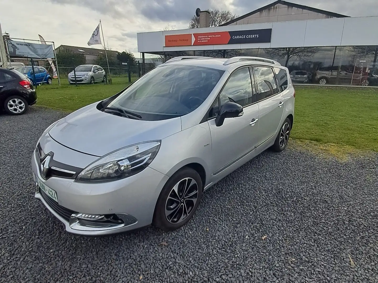 Renault Scenic Energy TCe 130 S&S Bose Edition Grijs - 1