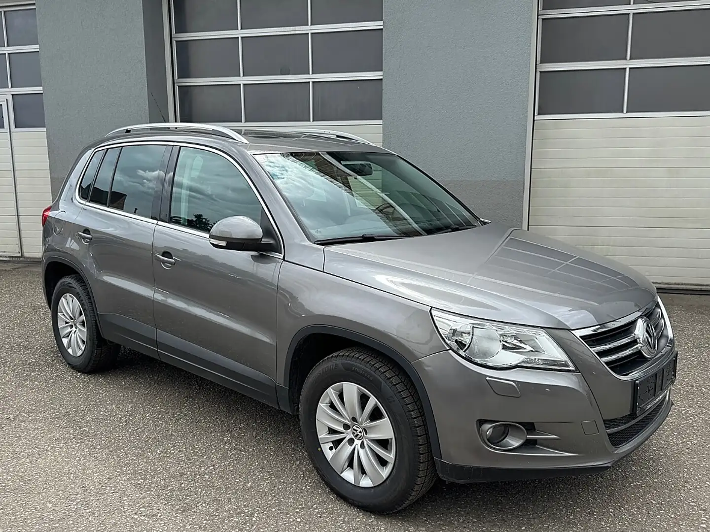 Volkswagen Tiguan 2,0 TDI 4Motion Sport&Style Grau - 2