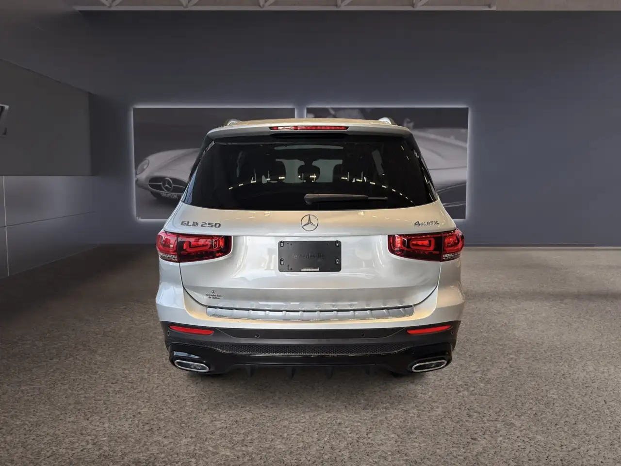 Mercedes-Benz GLB снимка Mercedes-Benz GLB