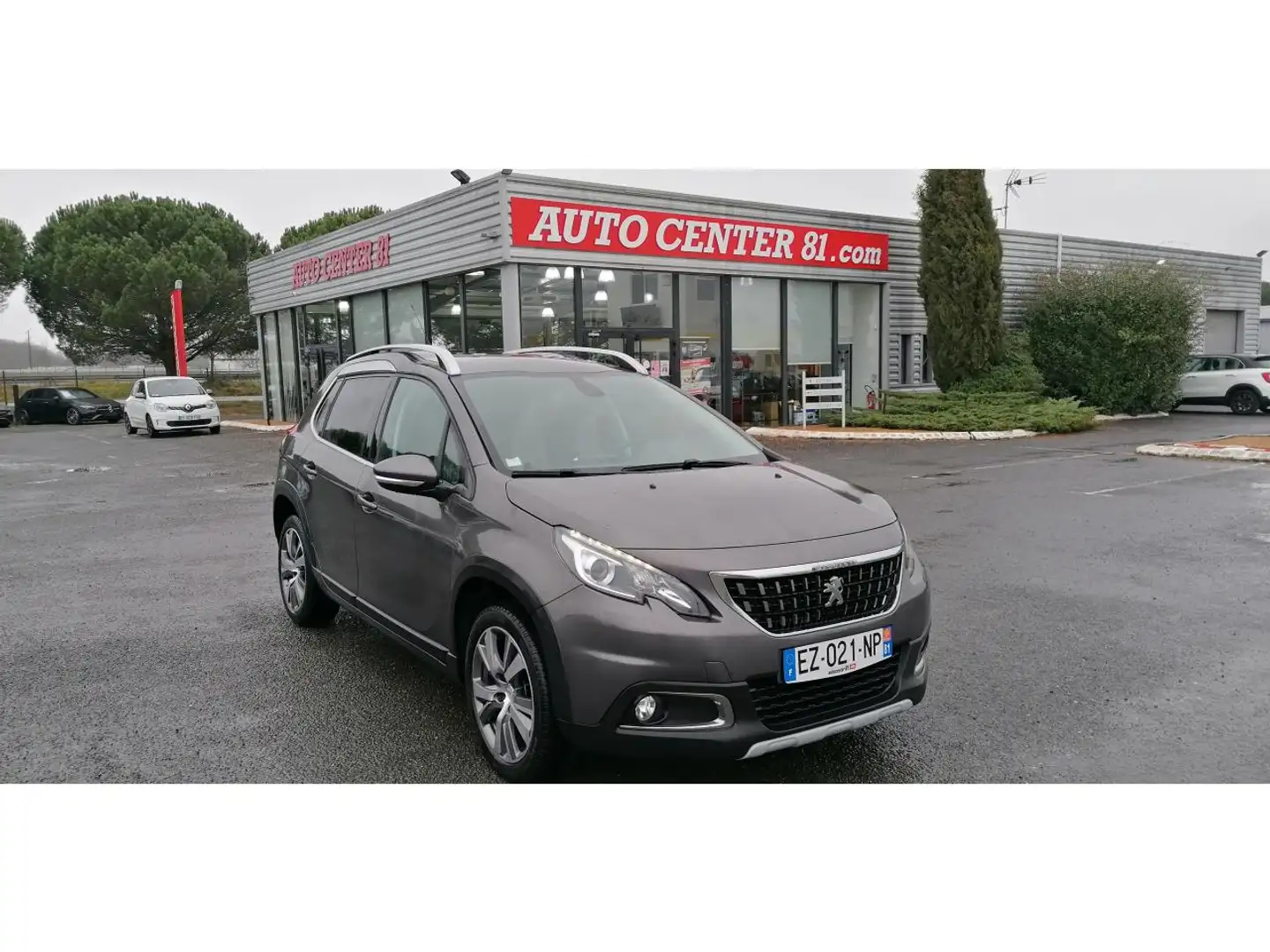 Peugeot 2008 1.2i PureTech 130 Allure +CAMERA +GRIP Grau - 1