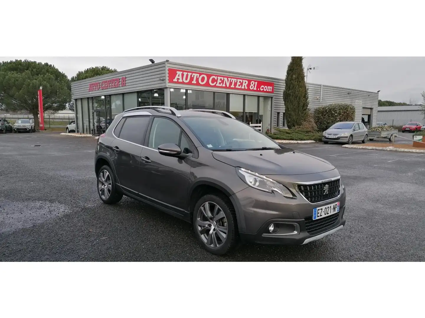 Peugeot 2008 1.2i PureTech 130 Allure +CAMERA +GRIP Gris - 1